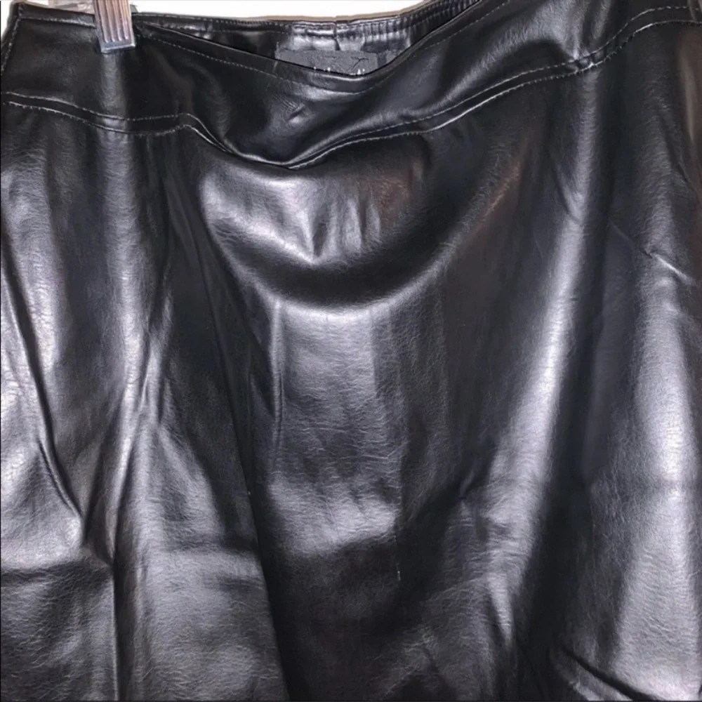 Xhilaration Faux Leather Look Size 11 Knee Length Polyurethane Skirt